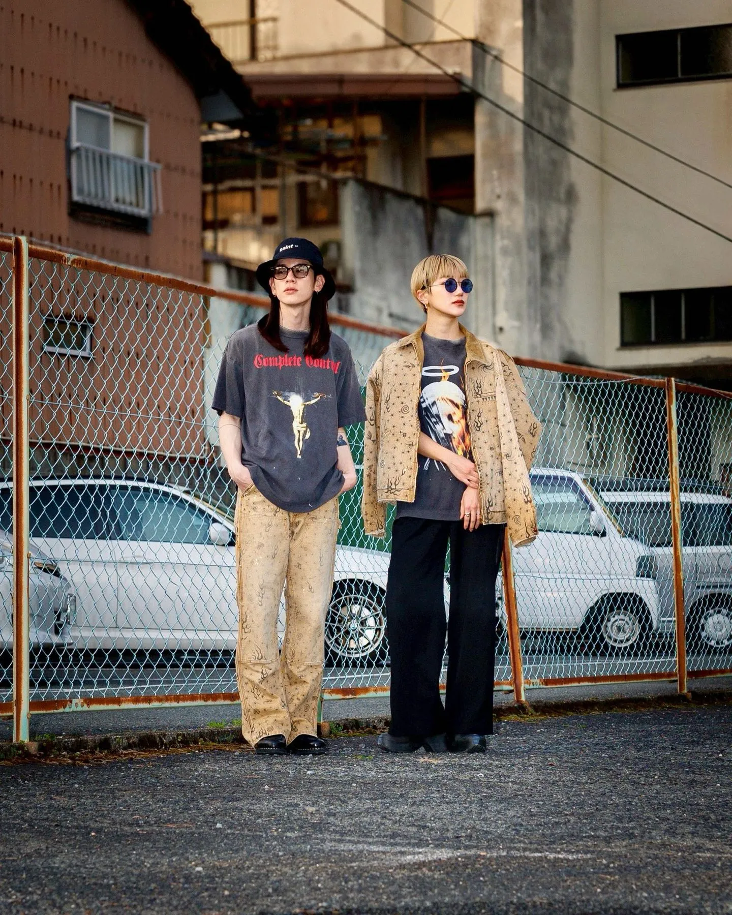 SAINT Mxxxxxx × Kosuke Kawamura KK_SS TEE/COMPLETE CONTRL/BLK KK joint model Jesus AK submachine gun cross printed TEE Washed black S-XL KK joint model's creative Jesus cross has never disappointed. Faded and washed with sulfur dye to make it distressed. Hole treatment. Printing is repeatedly revised and sketched. Extremely restored ZP. Cylindrical side seam high weight fabric. Stiff and comfortable. Correct accessories. Customized co-branded wash mark/little angel mark, top purchasing agent level